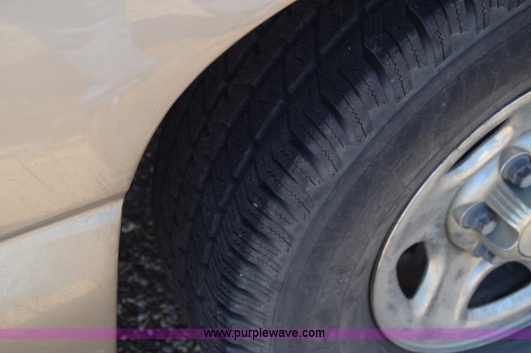 image for item J7763 2001 Chevrolet Silverado 1500 Ext. Cab pickup truck