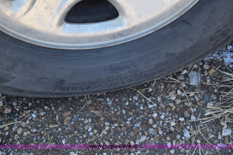 image for item J7763 2001 Chevrolet Silverado 1500 Ext. Cab pickup truck