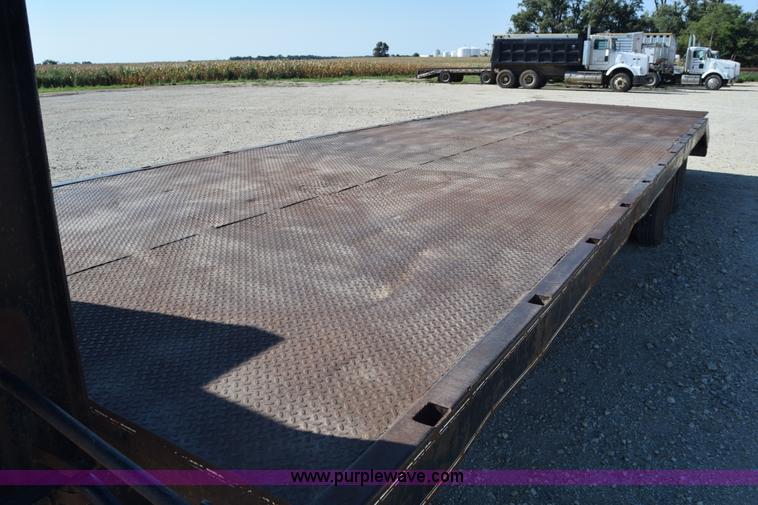 image for item J7767 1989 Hillsboro equipment trailer