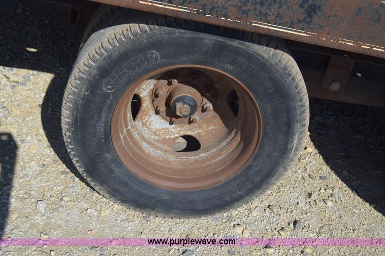 image for item J7767 1989 Hillsboro equipment trailer