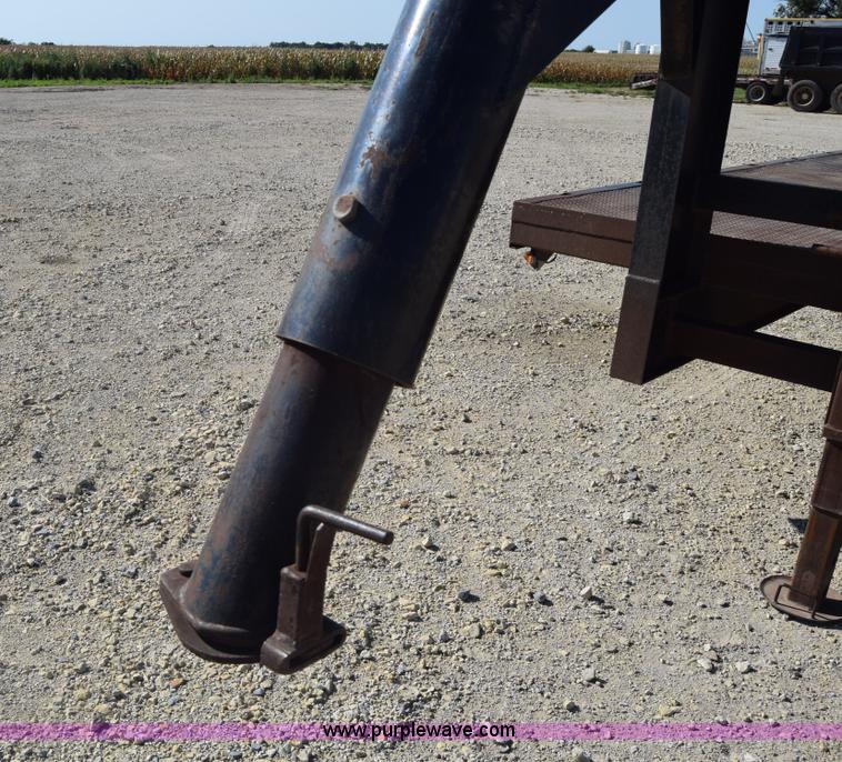 image for item J7767 1989 Hillsboro equipment trailer