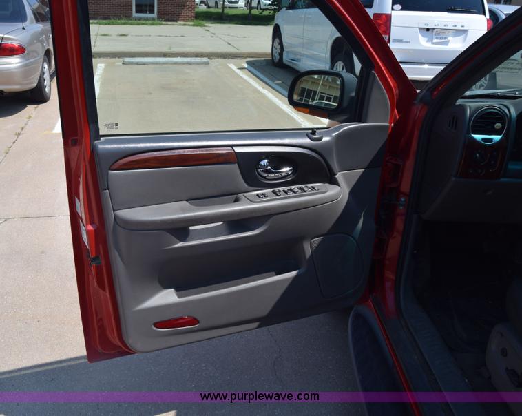 image for item J7813 2002 GMC Envoy SUV