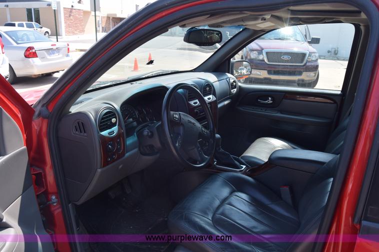 image for item J7813 2002 GMC Envoy SUV