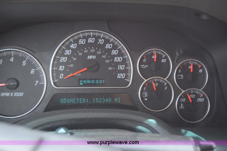 image for item J7813 2002 GMC Envoy SUV