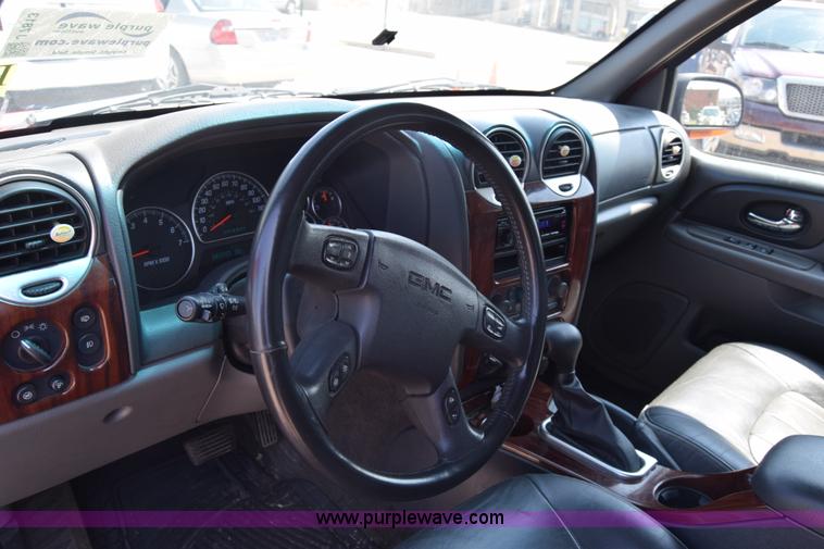 image for item J7813 2002 GMC Envoy SUV