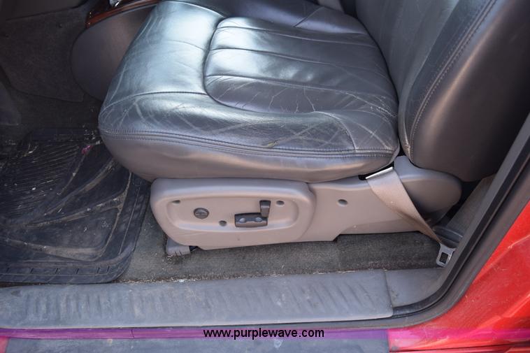 image for item J7813 2002 GMC Envoy SUV
