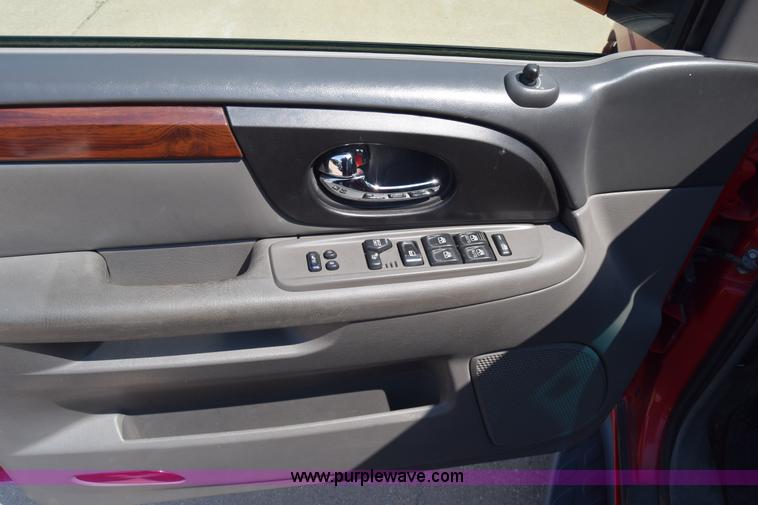 image for item J7813 2002 GMC Envoy SUV