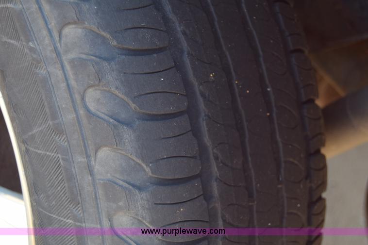 image for item J7813 2002 GMC Envoy SUV