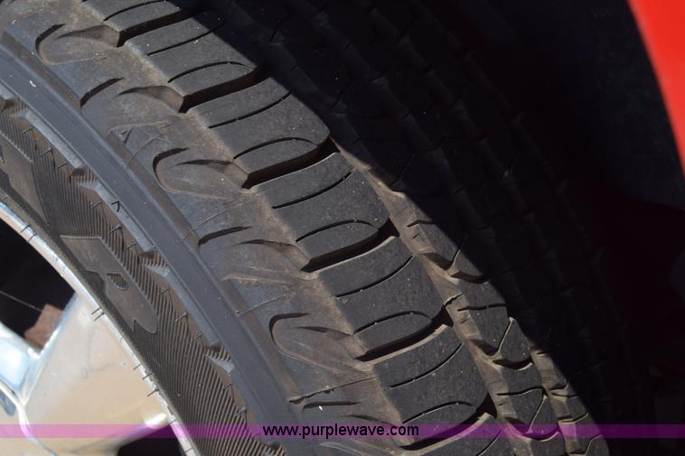 image for item J7813 2002 GMC Envoy SUV