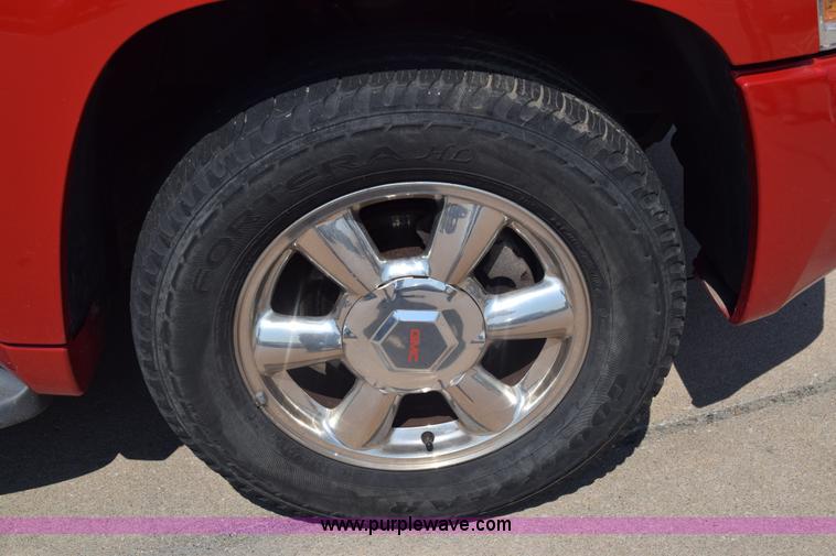 image for item J7813 2002 GMC Envoy SUV