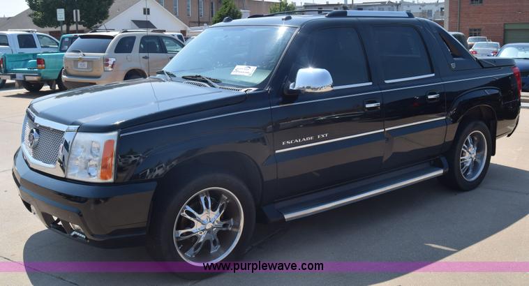 image for item J7814 2005 Cadillac Escalade SUV