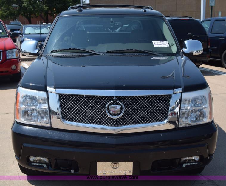 image for item J7814 2005 Cadillac Escalade SUV