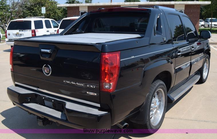 image for item J7814 2005 Cadillac Escalade SUV