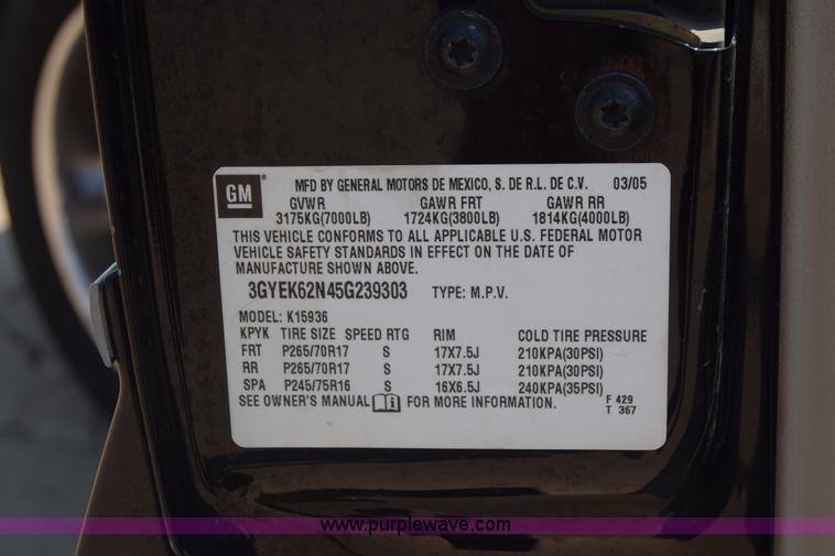 image for item J7814 2005 Cadillac Escalade SUV