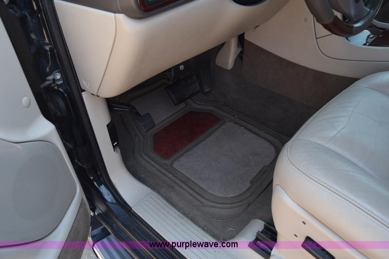 image for item J7814 2005 Cadillac Escalade SUV