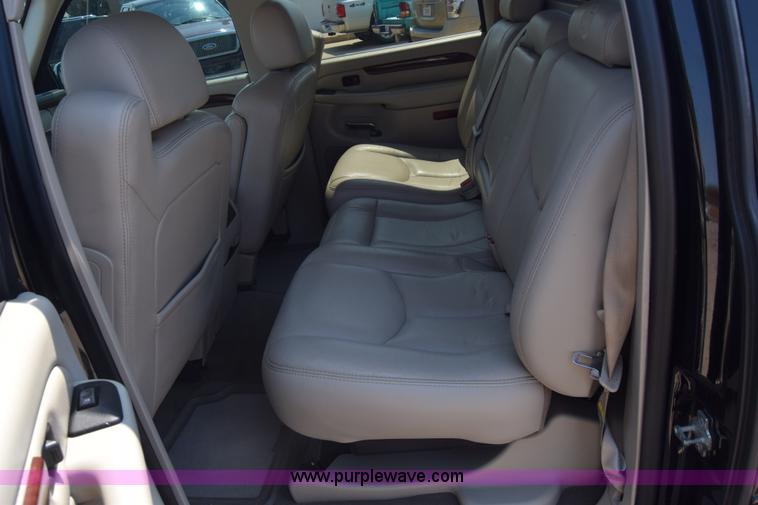 image for item J7814 2005 Cadillac Escalade SUV