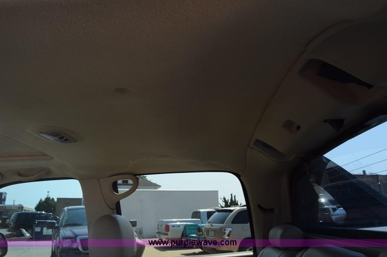 image for item J7814 2005 Cadillac Escalade SUV