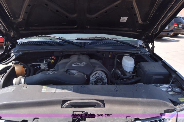 image for item J7814 2005 Cadillac Escalade SUV