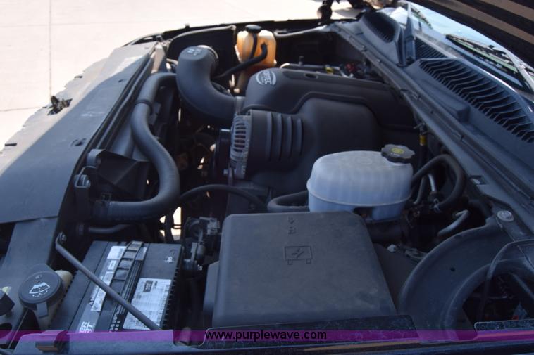 image for item J7814 2005 Cadillac Escalade SUV