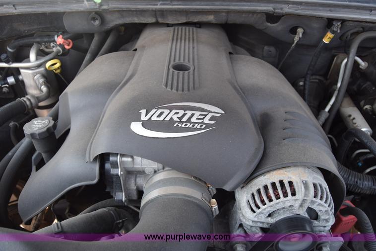 image for item J7814 2005 Cadillac Escalade SUV