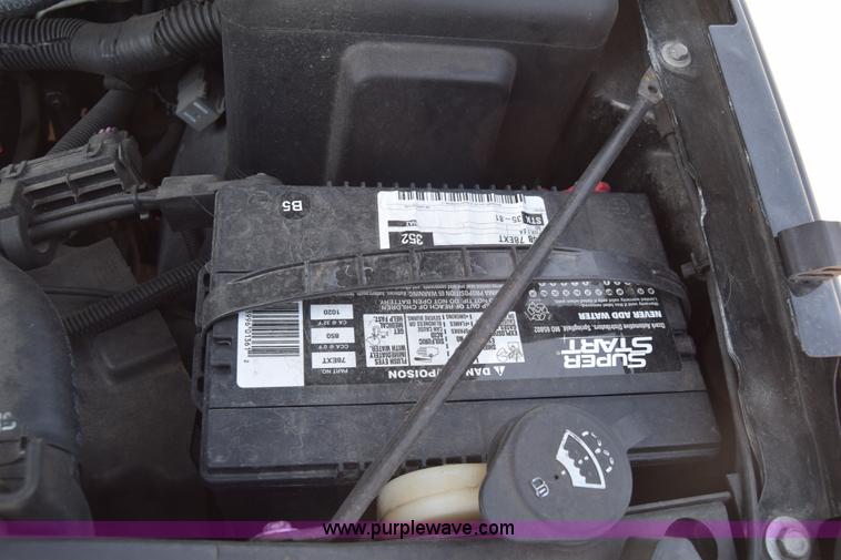 image for item J7814 2005 Cadillac Escalade SUV