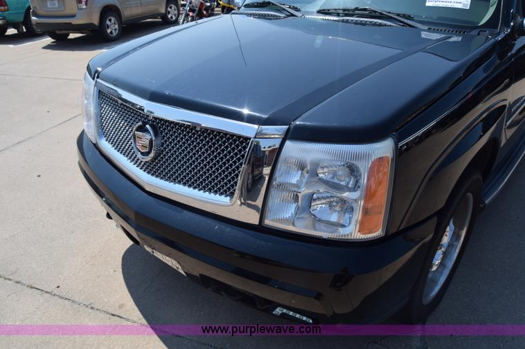 image for item J7814 2005 Cadillac Escalade SUV