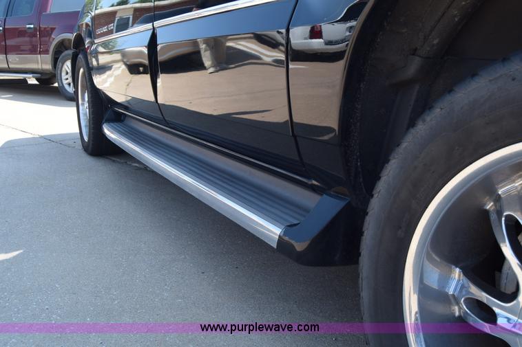 image for item J7814 2005 Cadillac Escalade SUV