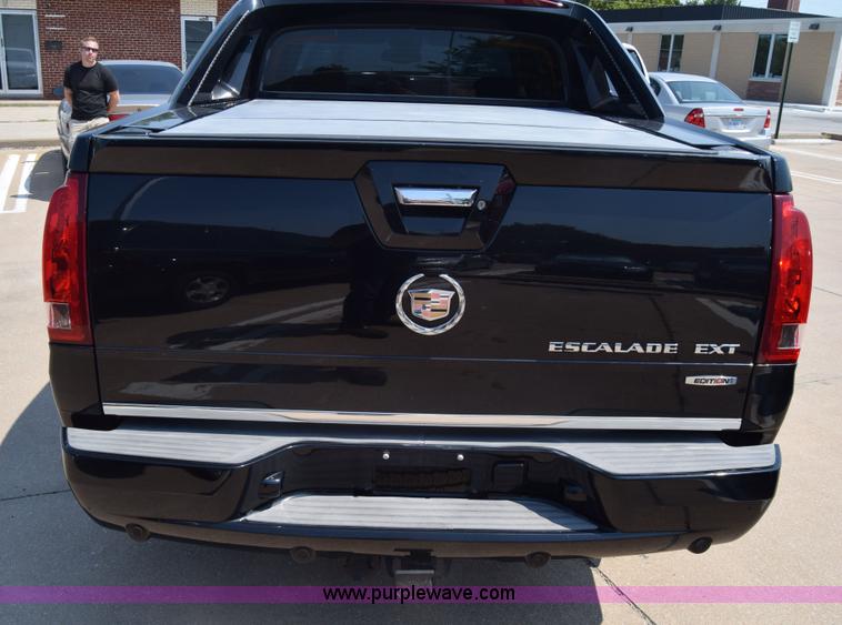 image for item J7814 2005 Cadillac Escalade SUV
