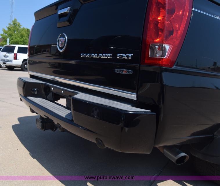 image for item J7814 2005 Cadillac Escalade SUV