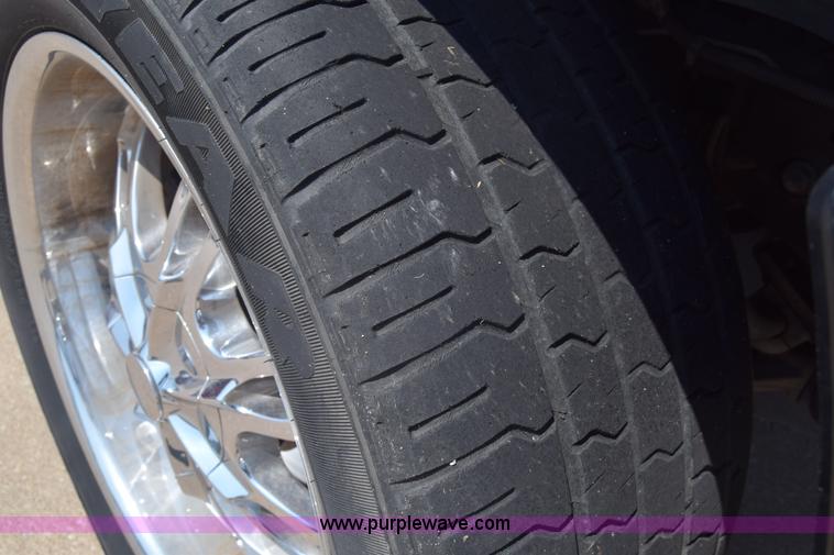 image for item J7814 2005 Cadillac Escalade SUV