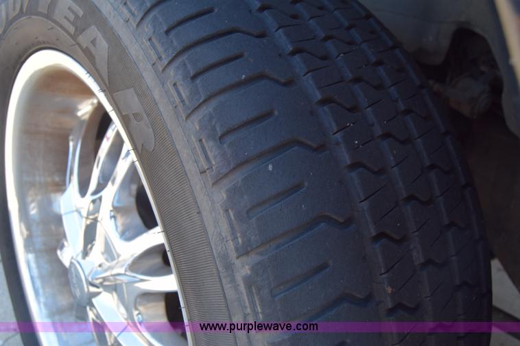 image for item J7814 2005 Cadillac Escalade SUV