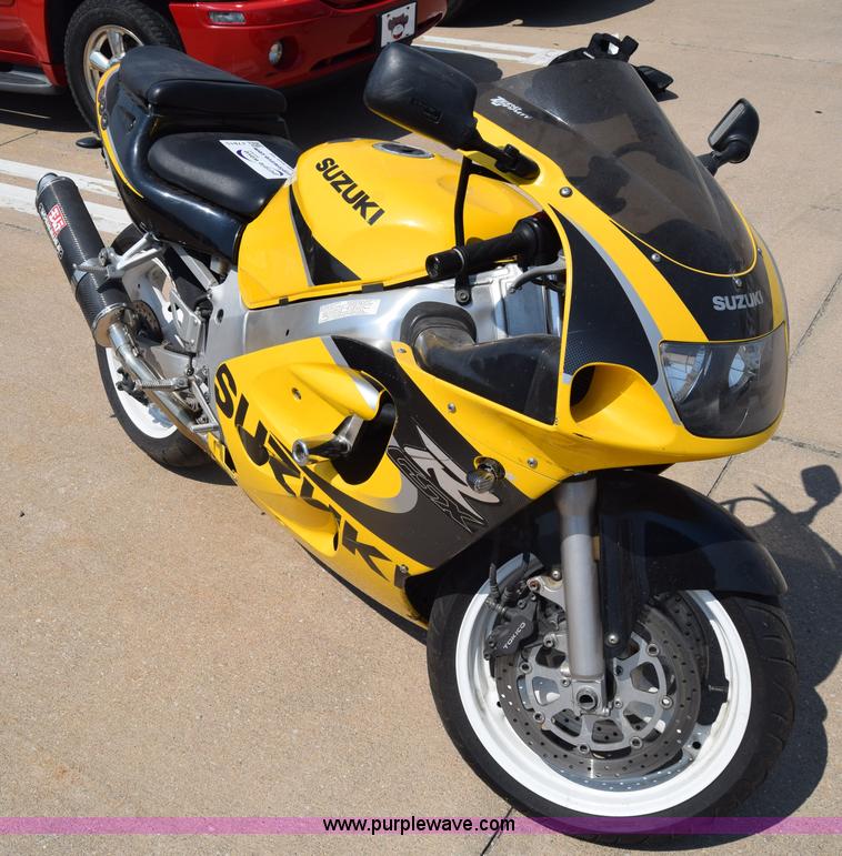 image for item J7815 1999 Suzuki GSX-R600 motorcycle