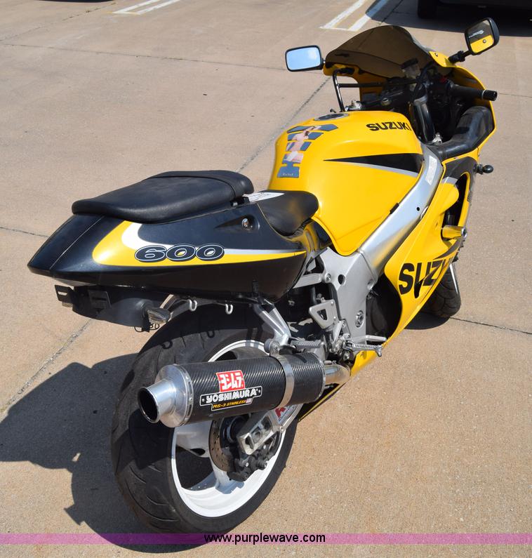 image for item J7815 1999 Suzuki GSX-R600 motorcycle
