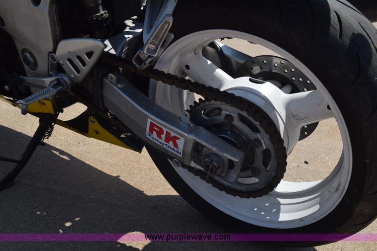 image for item J7815 1999 Suzuki GSX-R600 motorcycle