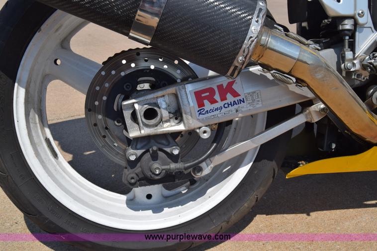 image for item J7815 1999 Suzuki GSX-R600 motorcycle