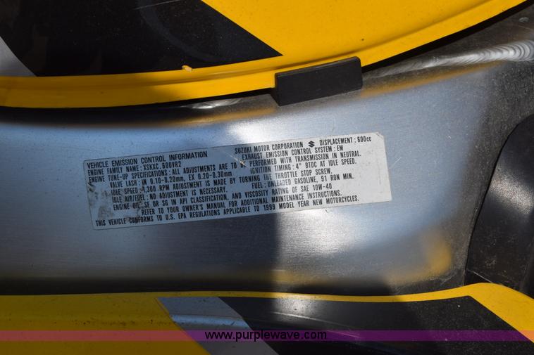 image for item J7815 1999 Suzuki GSX-R600 motorcycle