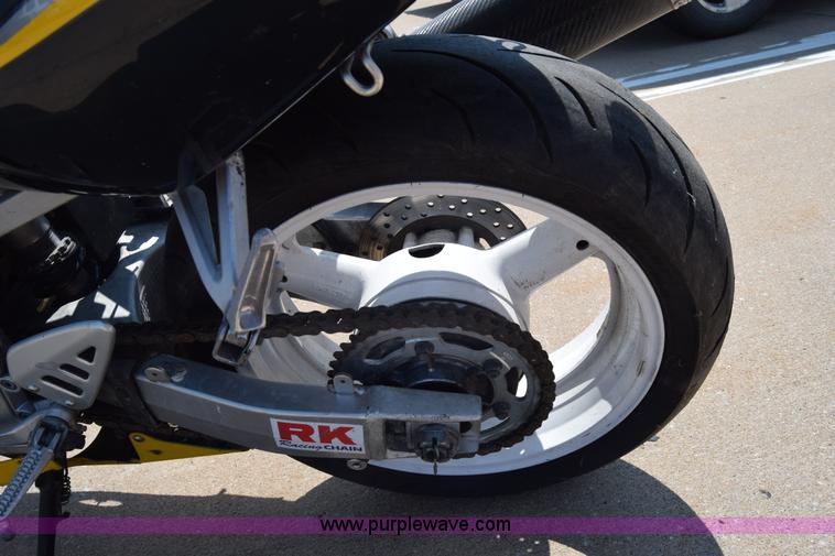 image for item J7815 1999 Suzuki GSX-R600 motorcycle