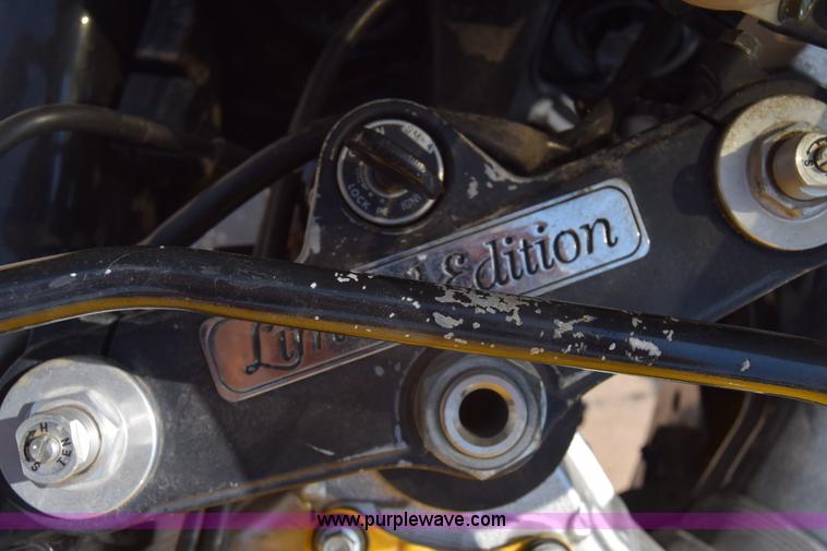 image for item J7815 1999 Suzuki GSX-R600 motorcycle