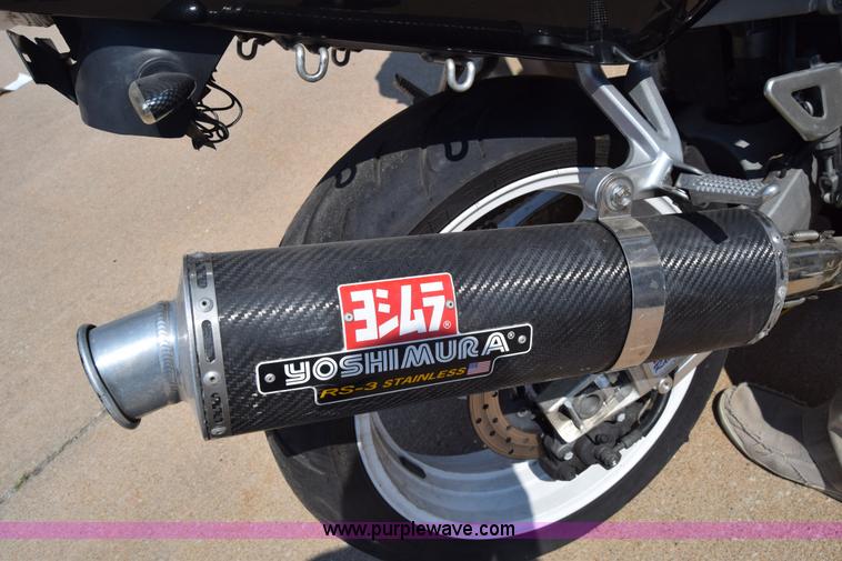 image for item J7815 1999 Suzuki GSX-R600 motorcycle