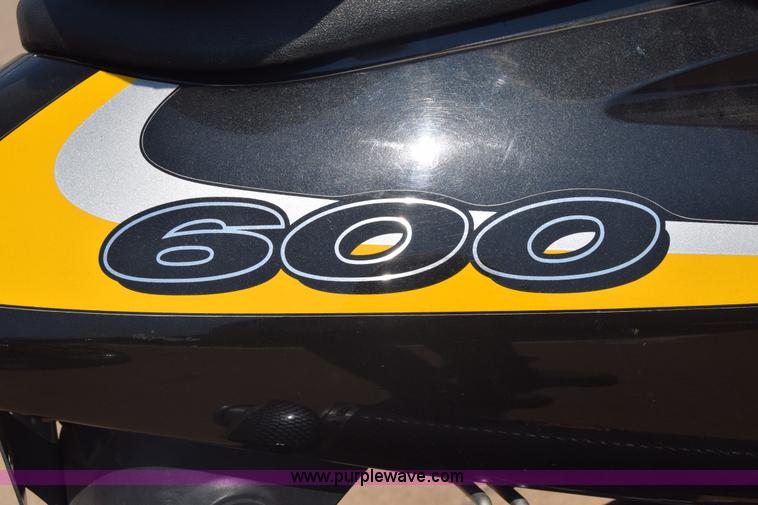 image for item J7815 1999 Suzuki GSX-R600 motorcycle