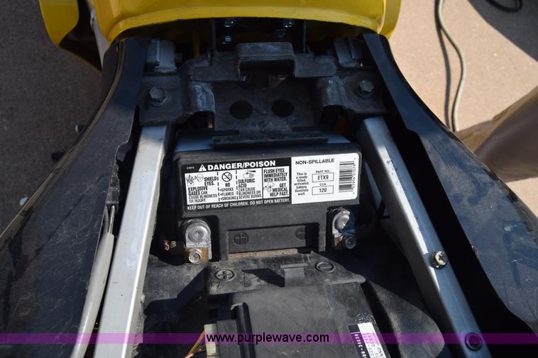 image for item J7815 1999 Suzuki GSX-R600 motorcycle