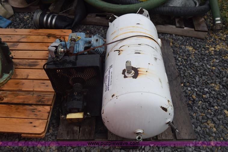 image for item J8185 Air compressor