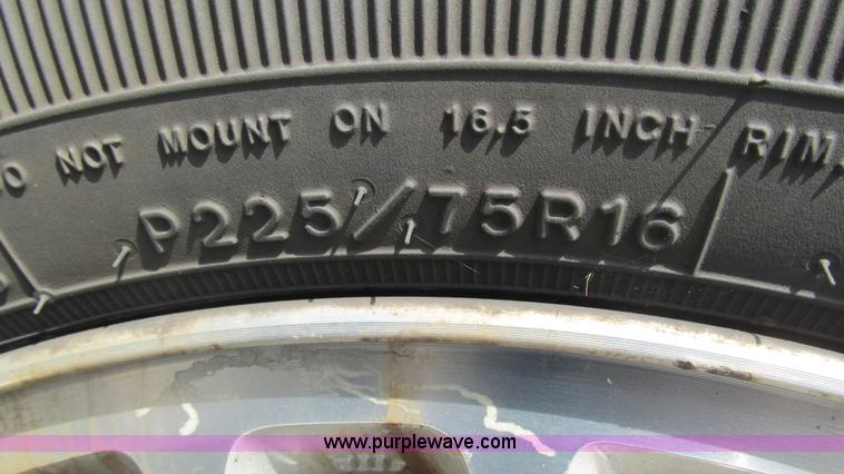 image for item J8564 2004 Jeep Grand Cherokee Special Edition SUV