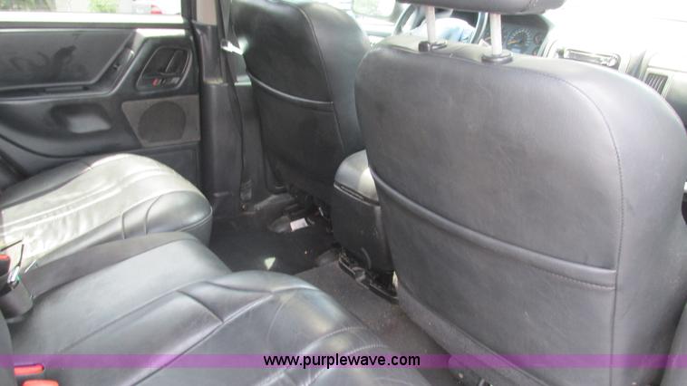 image for item J8564 2004 Jeep Grand Cherokee Special Edition SUV
