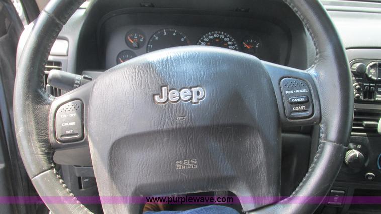 image for item J8564 2004 Jeep Grand Cherokee Special Edition SUV
