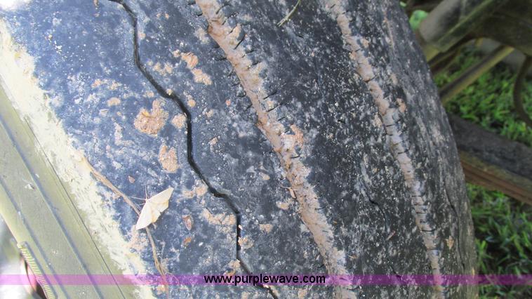 image for item J8578 1984 International S1900 flatbed truck