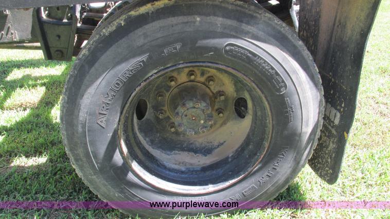 image for item J8578 1984 International S1900 flatbed truck