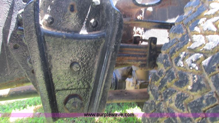 image for item J8578 1984 International S1900 flatbed truck