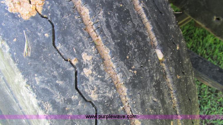 image for item J8578 1984 International S1900 flatbed truck