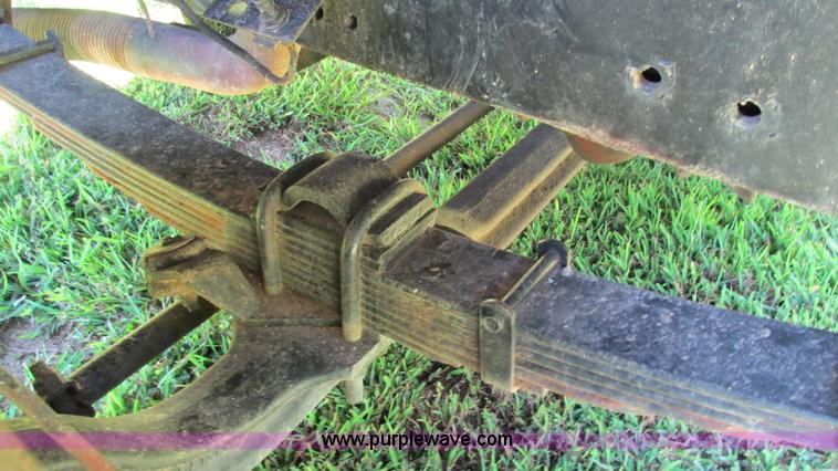 image for item J8578 1984 International S1900 flatbed truck